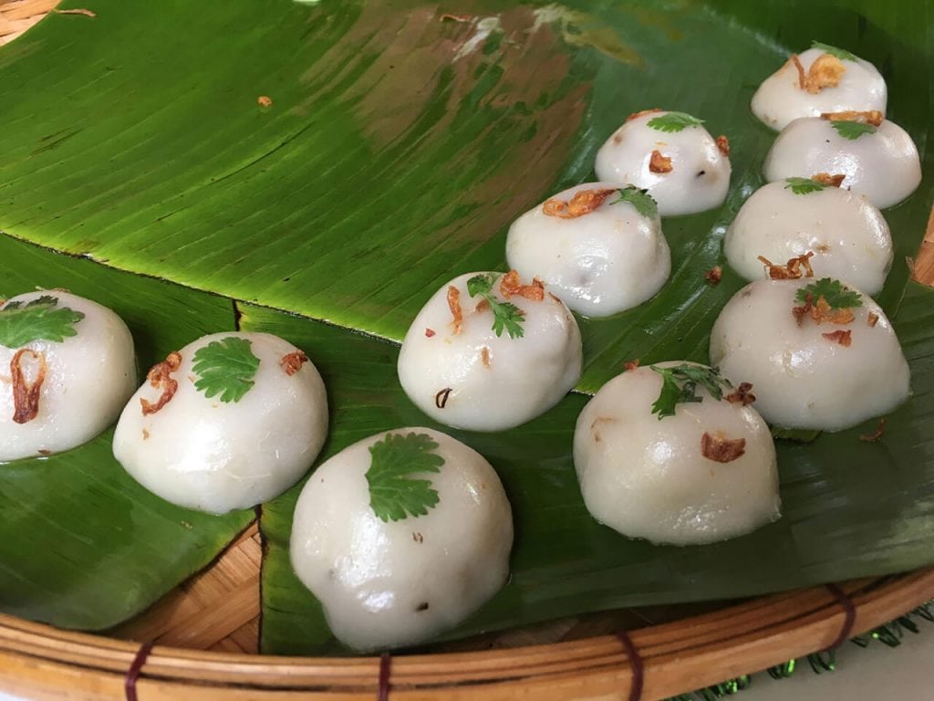 Cách làm bánh ít trần, bánh ít gói lá chuối Huế – Lá Quê